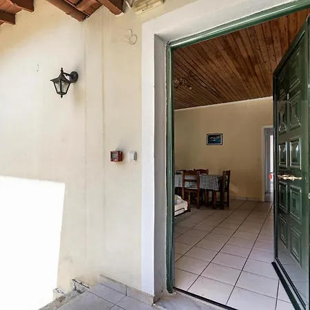 Lefkothea 1 Apartment Frínion